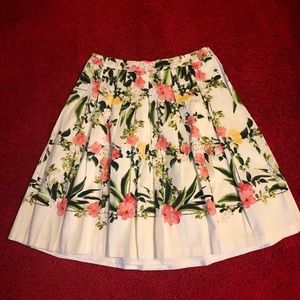 Talbots petite skit, size 4, brand new.